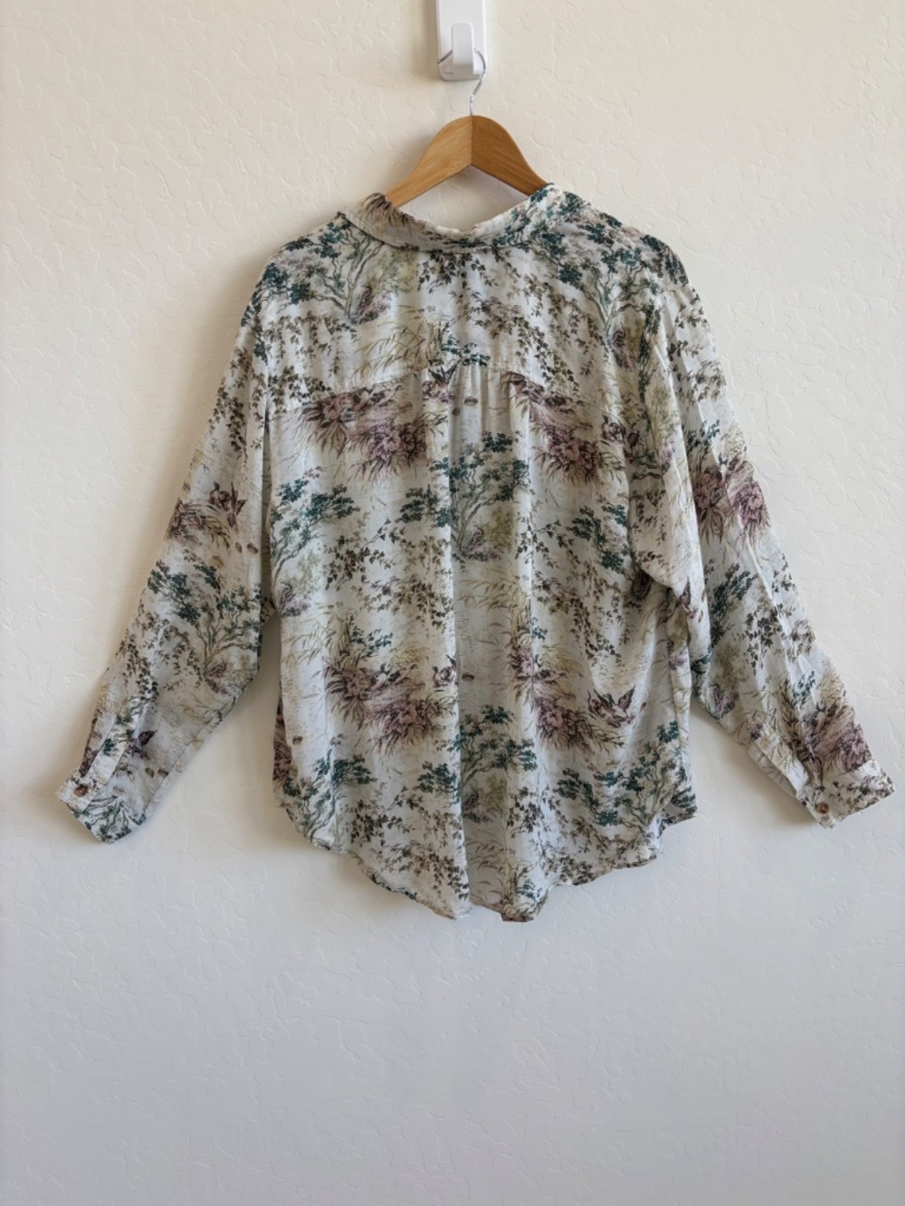 Anthropologie Pilcro The Romy Relaxed Buttondown Shirt Jungle Tapestry, Size 1X - Picture 3 of 7